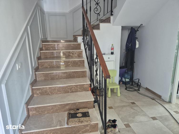 Casă cu 5 camere cu Teren 1000 Mp în Dragomirești-Vale