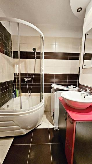 Apartament cu 3 camere în Răcădău