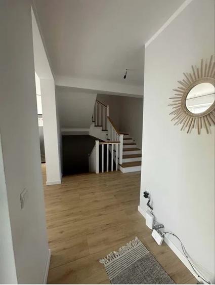 Duplex cu 4 camere cu Canalizare în Florești