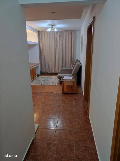 Apartament cu 4 camere decomandat în Lipovei