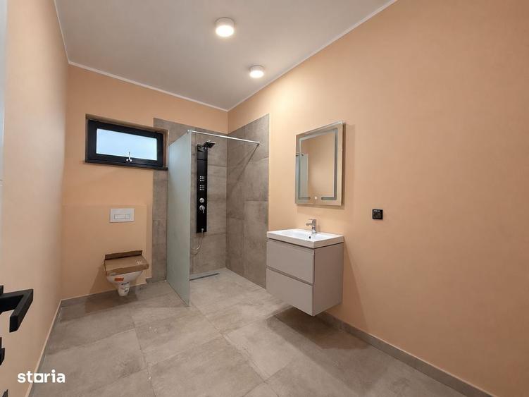 Casă cu 4 camere în Odăile