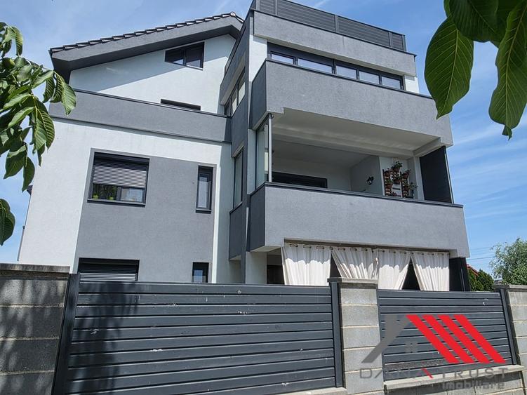 Penthouse cu 3 camere decomandat în Giroc