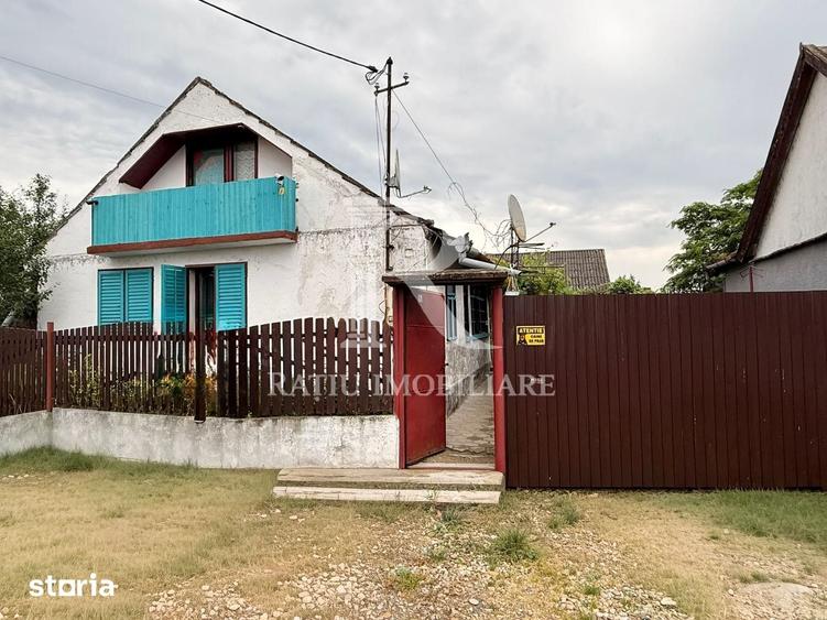 Casă cu 5 camere cu Teren 2497 Mp în Cefa