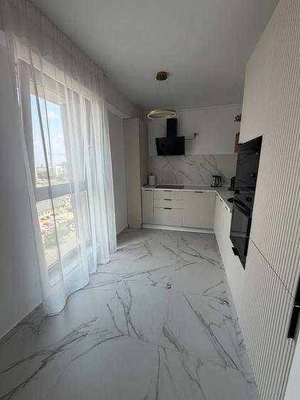 Apartament cu 3 camere semidecomandat în Parcul Carol