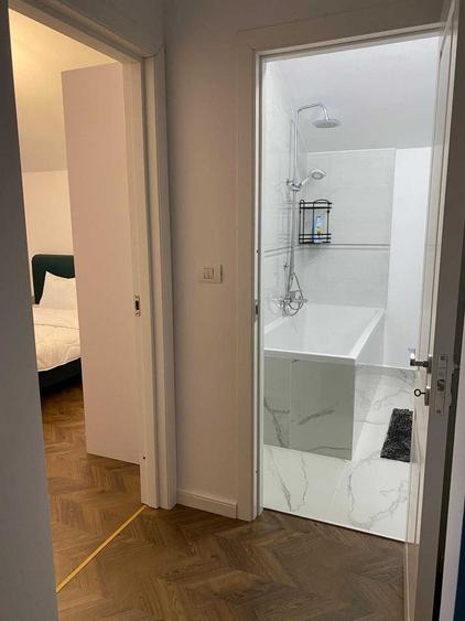 Apartament cu 3 camere decomandat în Exterior Vest