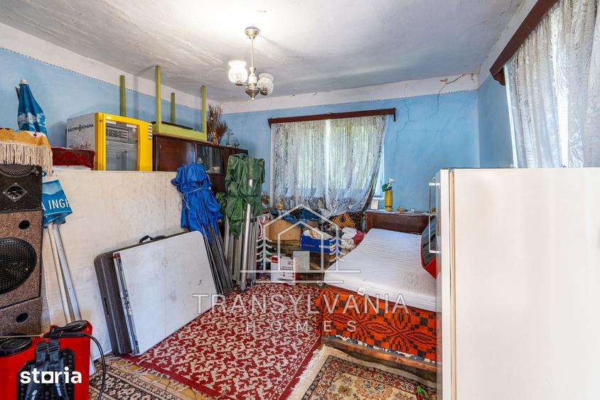 Casă cu 2 camere cu Teren 3463 Mp în Aluniș