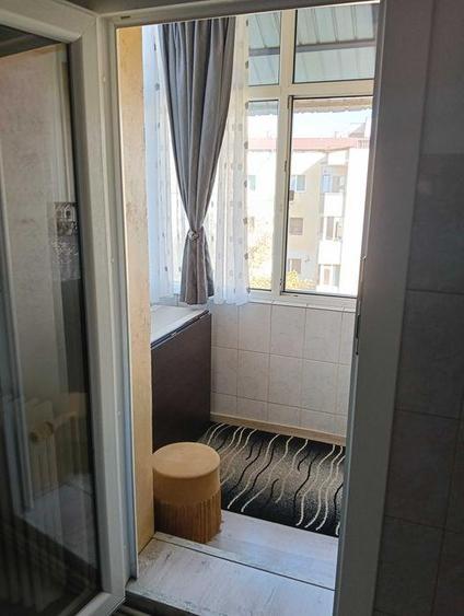 Apartament cu 3 camere decomandat în Canta