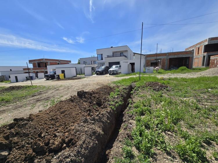 Casă individuală cu 4 camere cu Garaj în Corbeanca