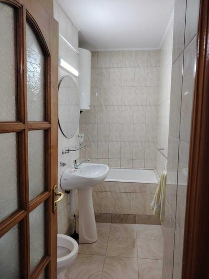 Garsonieră decomandată în Central