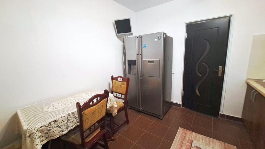 Apartament cu 3 camere decomandat, mobilat în Florești — fotografia 2