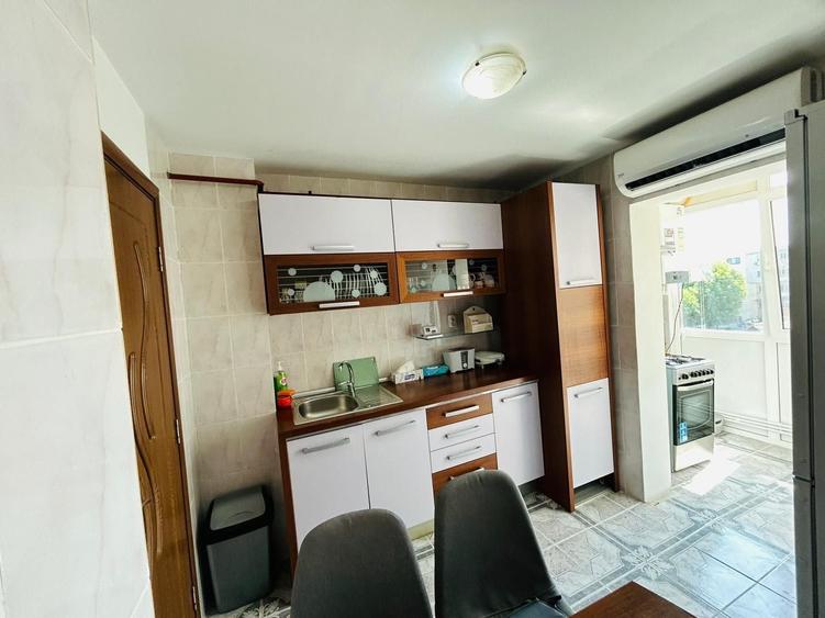 Apartament cu 2 camere decomandat în 1 Mai