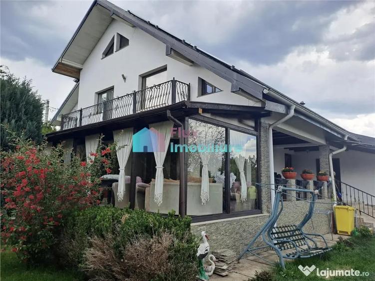 Casă cu 7 camere cu Teren 2000 Mp în Șcheia