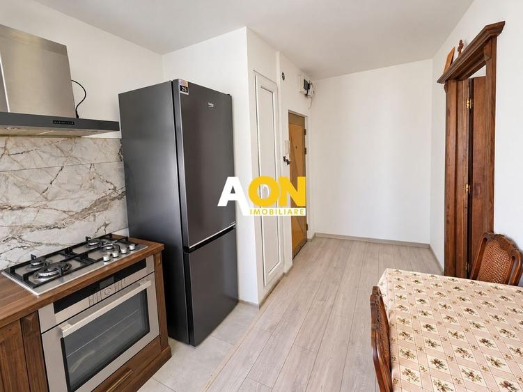 Apartament cu 2 camere semidecomandat, mobilat în Central