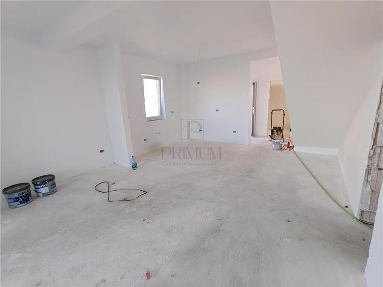 Duplex cu 4 camere cu Canalizare în Moșnița Nouă