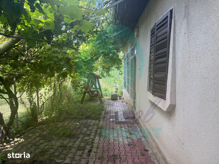 Casă cu 5 camere cu Teren 1000 Mp în Găneasa