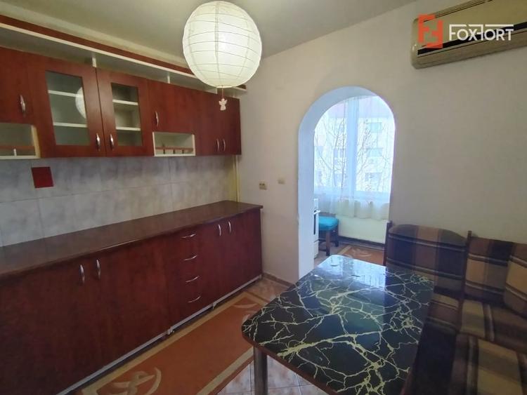 Apartament cu 3 camere decomandat, mobilat în Freidorf