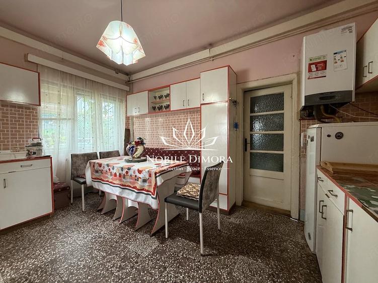 Casă cu 4 camere cu Teren 398 Mp în Central