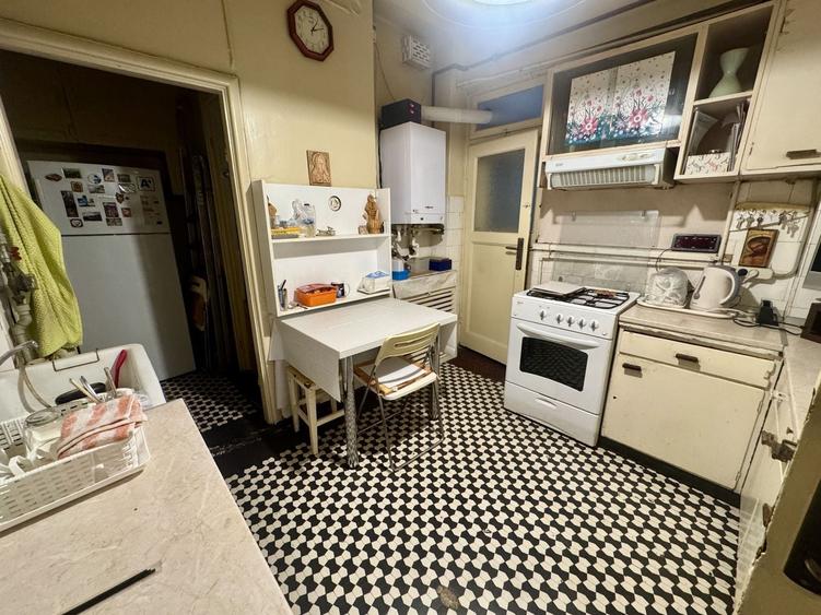 Apartament cu 4 camere circular, mobilat în Universitate