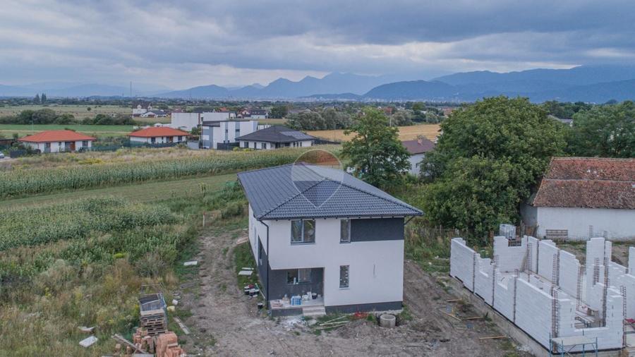 Duplex cu 4 camere cu Teren 500 Mp în Stupini