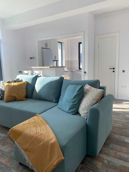 Apartament cu 3 camere semidecomandat în Florești