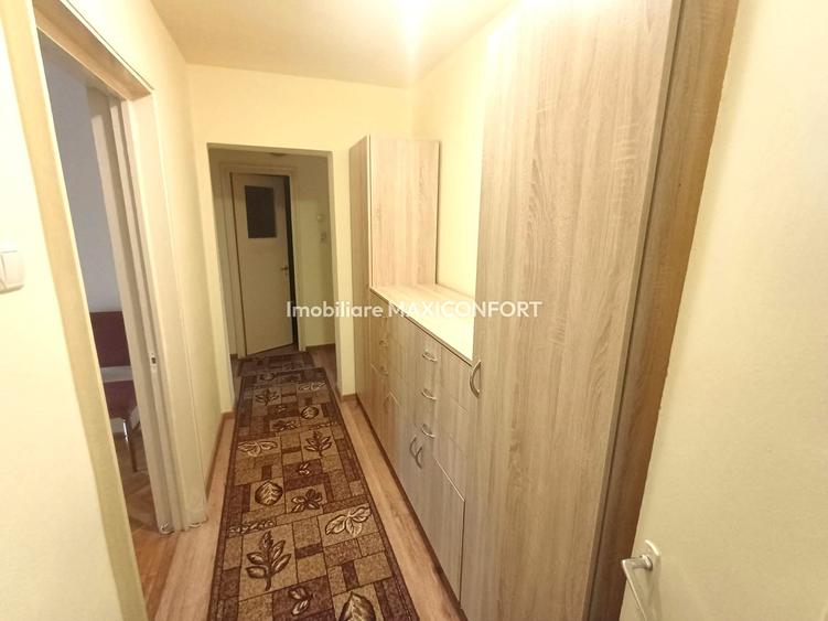 Apartament cu 4 camere semidecomandat în Hipodrom