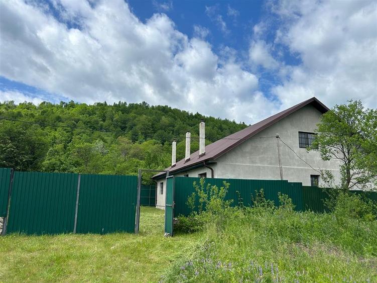 Casă individuală cu 6 camere cu Teren 3426 Mp în Vrâncioaia
