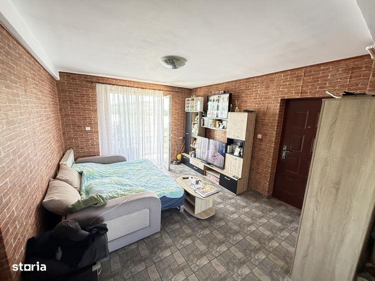 Apartament cu 3 camere în Juc-Herghelie