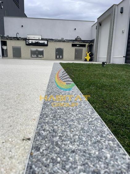Casă individuală cu 8 camere cu Canalizare în Central