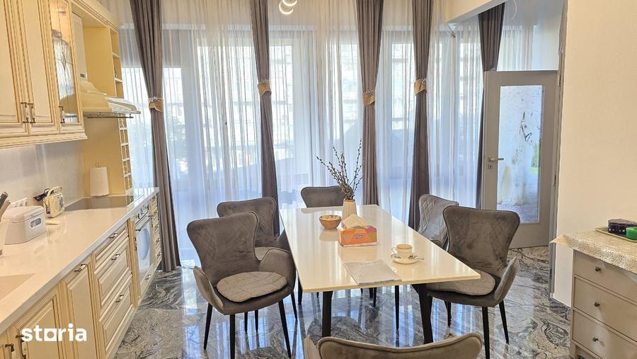 Apartament cu 4 camere în Decebal