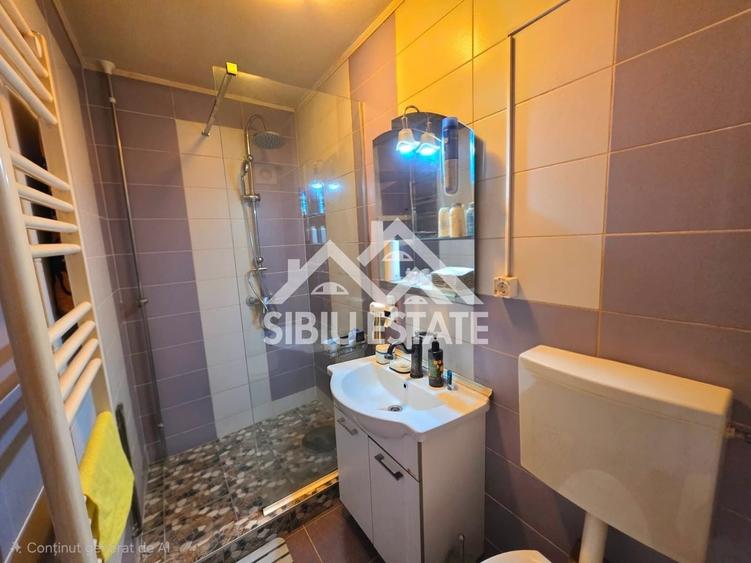 Apartament cu 2 camere semidecomandat, mobilat în Vasile Aaron