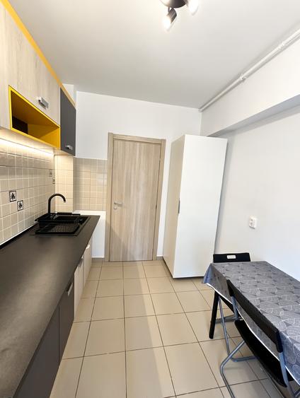 Apartament cu 2 camere decomandat în Titan