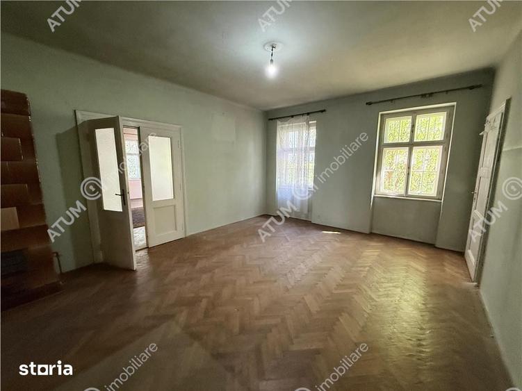 Casă cu 4 camere cu Teren 1000 Mp în Sub Arini