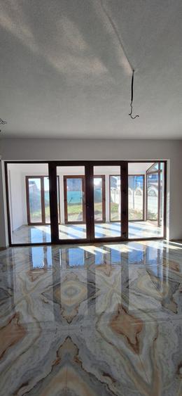 Duplex cu 5 camere cu Canalizare în Giarmata