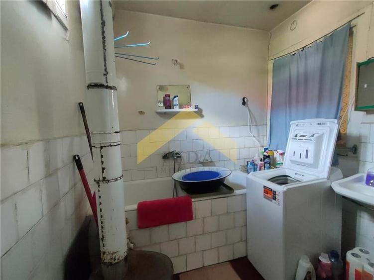 Casă individuală cu 3 camere cu Teren 2215 Mp în Ghioroc