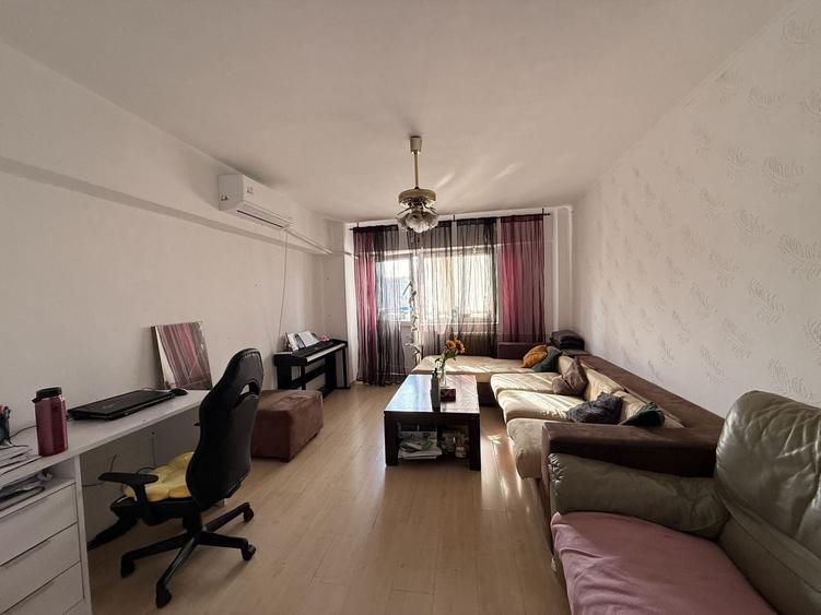 Apartament cu 5 camere decomandat, mobilat în Bucur Obor