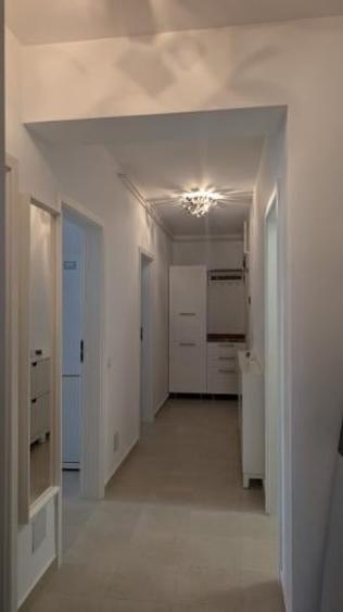 Apartament cu 2 camere decomandat, mobilat în Berceni