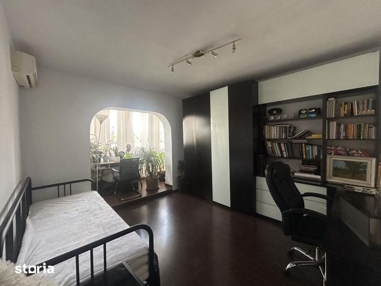 Apartament cu 4 camere decomandat în Plopilor
