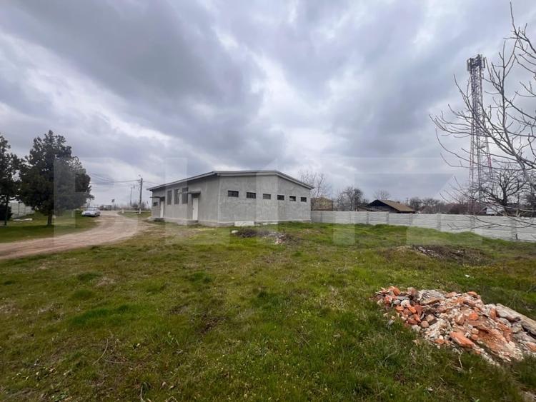 Spațiu industrial, de 186 mp, în Coșoveni