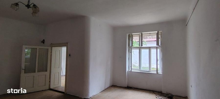 Apartament cu 4 camere în Central