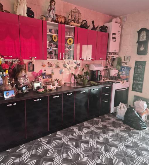 Casă cu 3 camere în Modelu