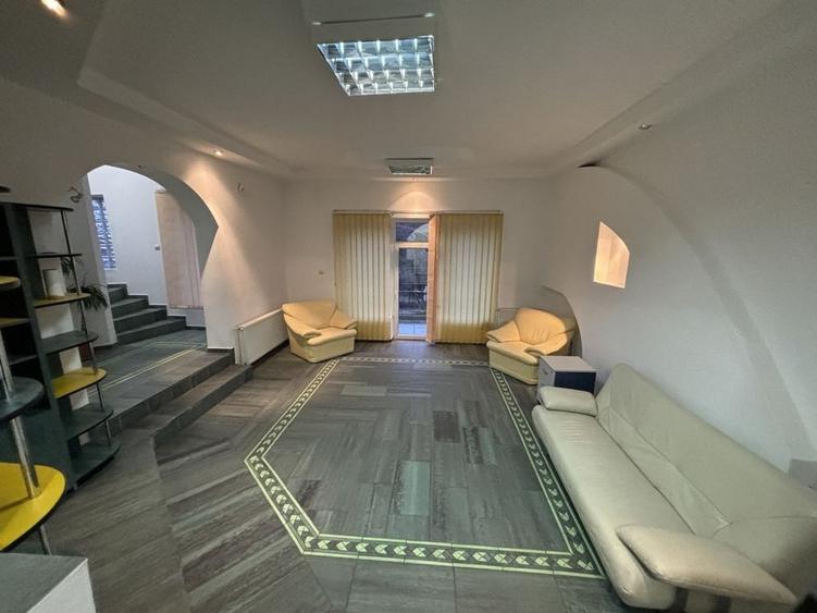 Casă cu 4 camere în Calea Turzii