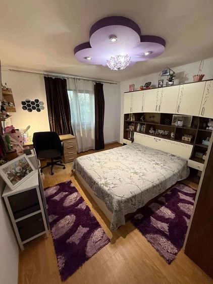 Casă cu Teren 303 Mp în Poarta Albă