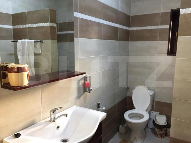 Casă individuală cu 5 camere cu Canalizare în Est