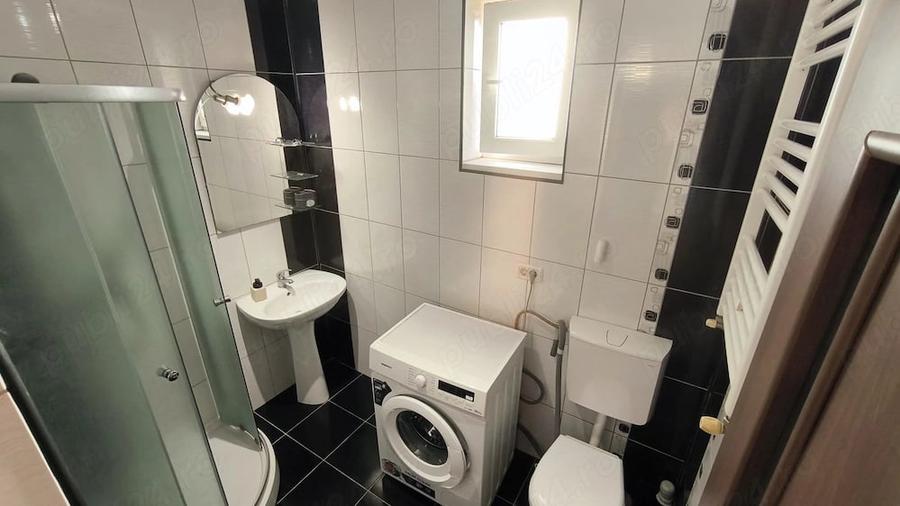 Garsonieră decomandată în Central