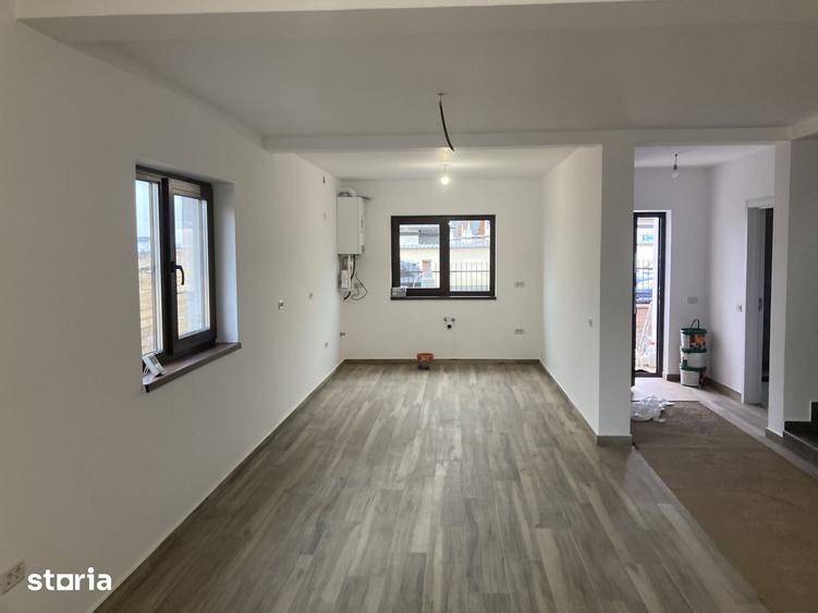 Casă cu 4 camere cu Teren 400 Mp în Tărlungeni