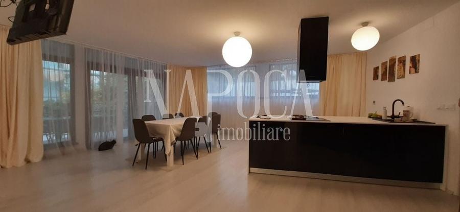 Casă individuală cu 7 camere cu Canalizare în Central