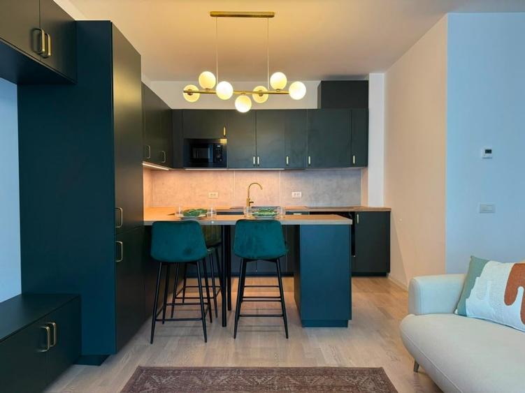 Apartament cu 3 camere semidecomandat în 23 August (Cațelul)