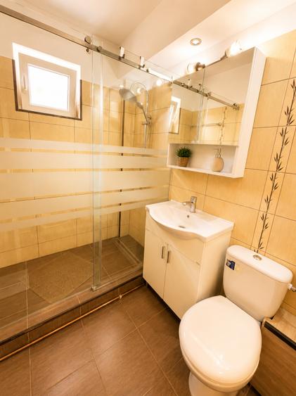 Apartament cu 2 camere semidecomandat, mobilat în Ultracentral