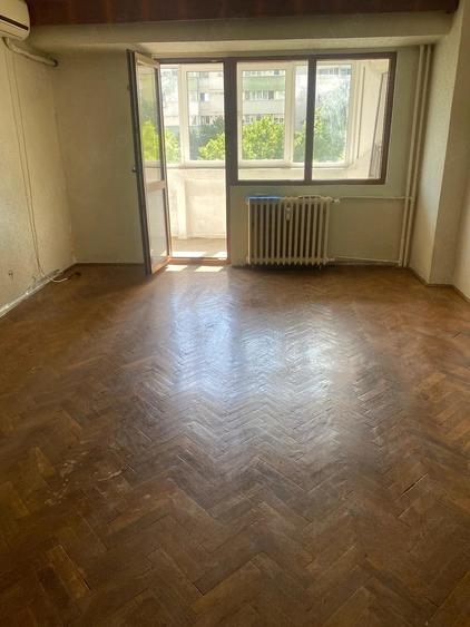 Apartament cu 4 camere decomandat în Pantelimon