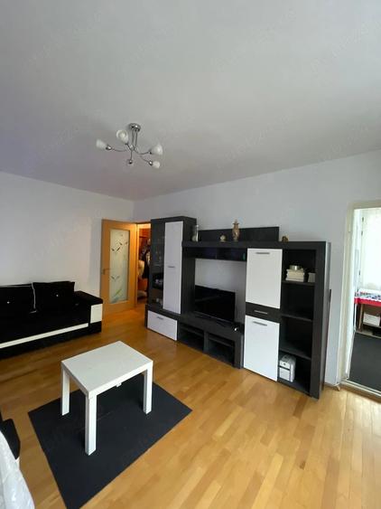 Apartament cu 2 camere decomandat în Aviației